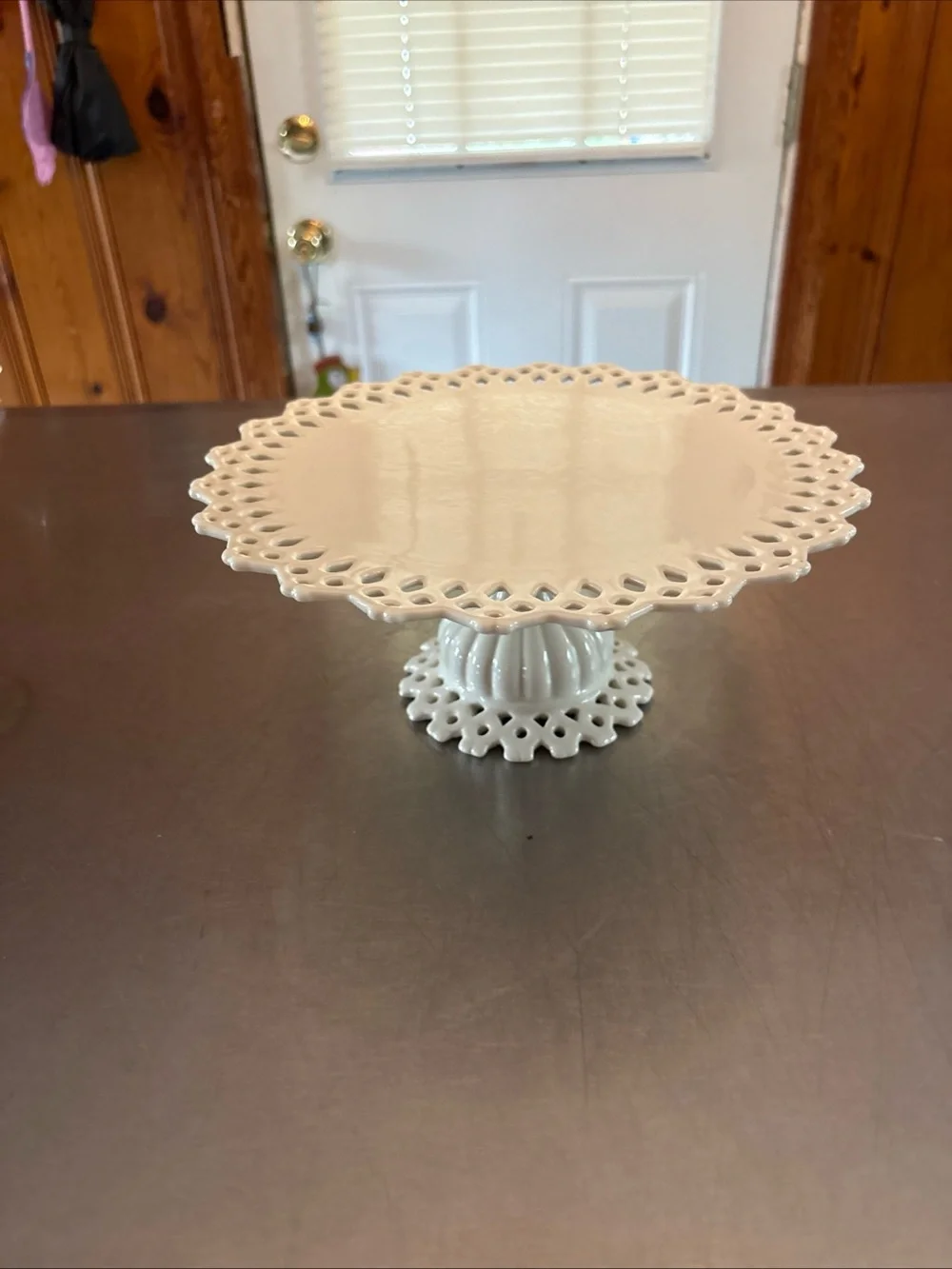 Lattice-Edge Ceramic Pedestal Cake Stand -Cream color
